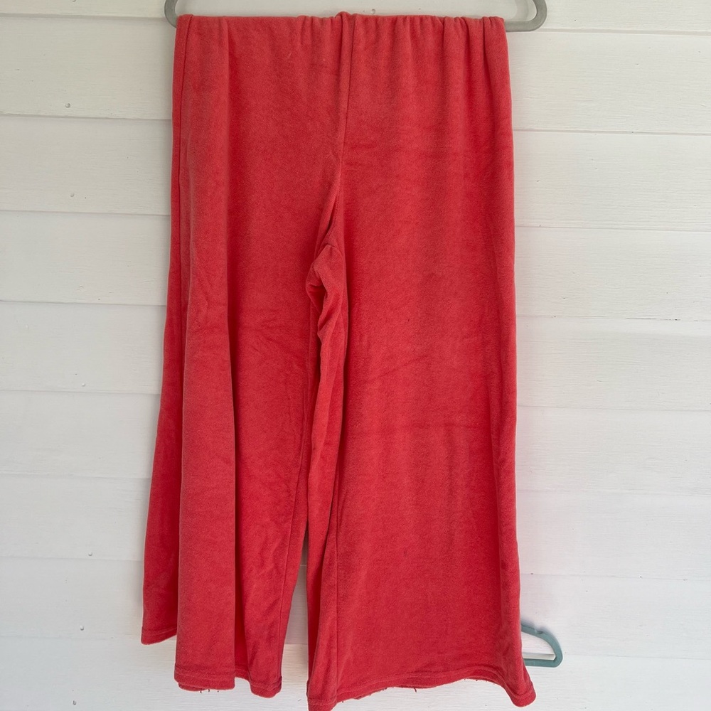 ONeil women’s terry coral wide leg capri. Size XS